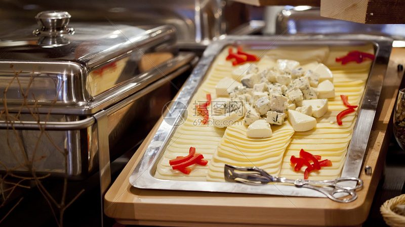 米面制品：零售与批发的差异化解析**