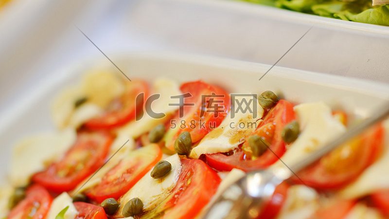新市场在硬件设施上进行了全面升级，包括但不限于：